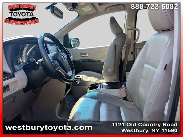Used 2017 Toyota Sienna XLE w/ XLE Navigation Package image 16