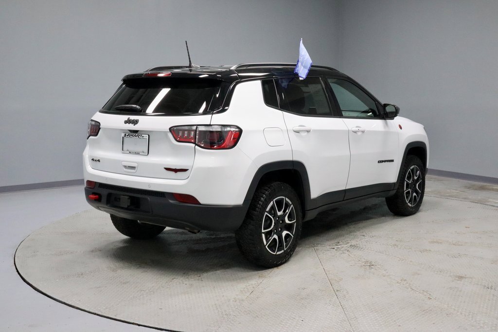 Used 2024 Jeep Compass Trailhawk w/ Trailer Tow Group image 10