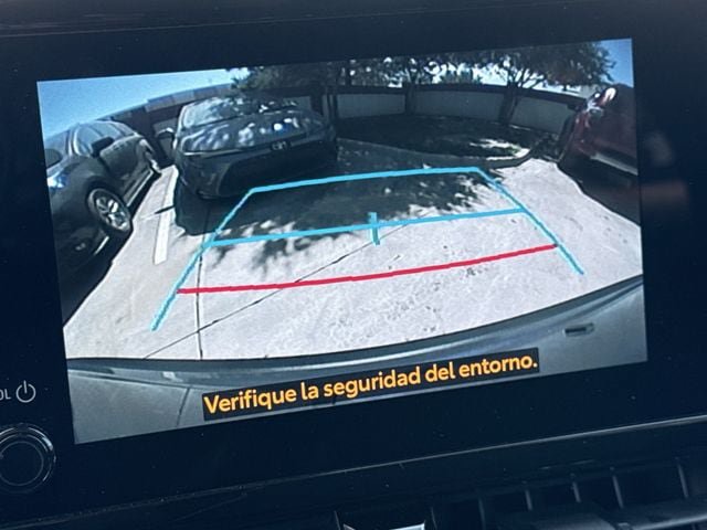 Used 2023 Toyota Corolla Cross LE FWD image 18
