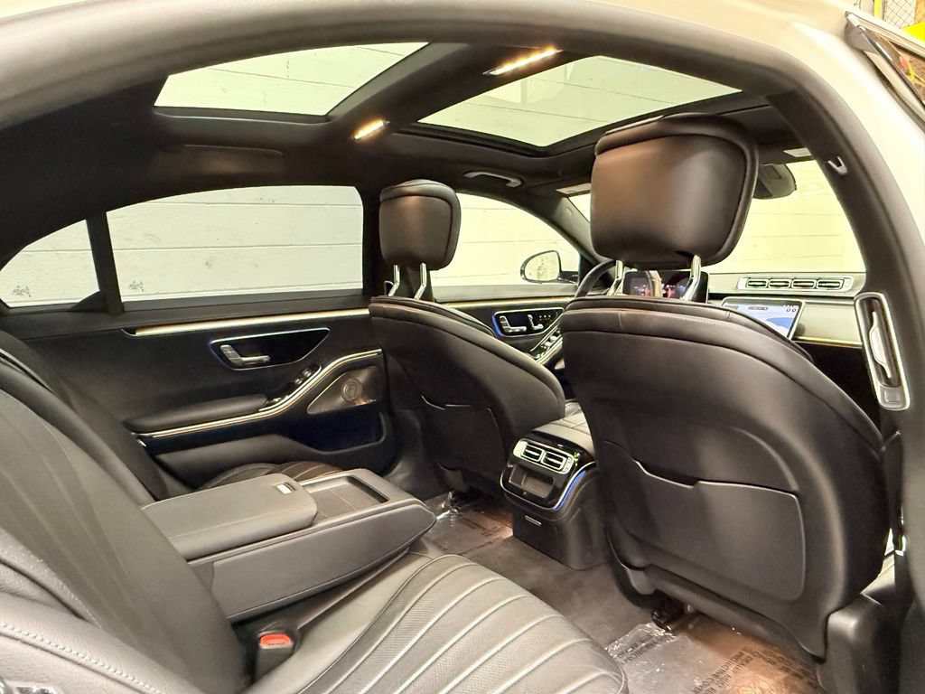 Used 2022 Mercedes-Benz S 500 4MATIC w/ AMG Line Package image 46