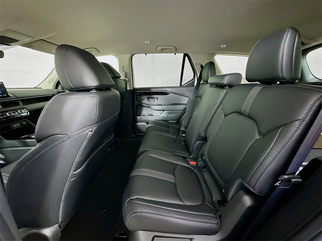 New 2025 Honda Pilot EX-L image 4