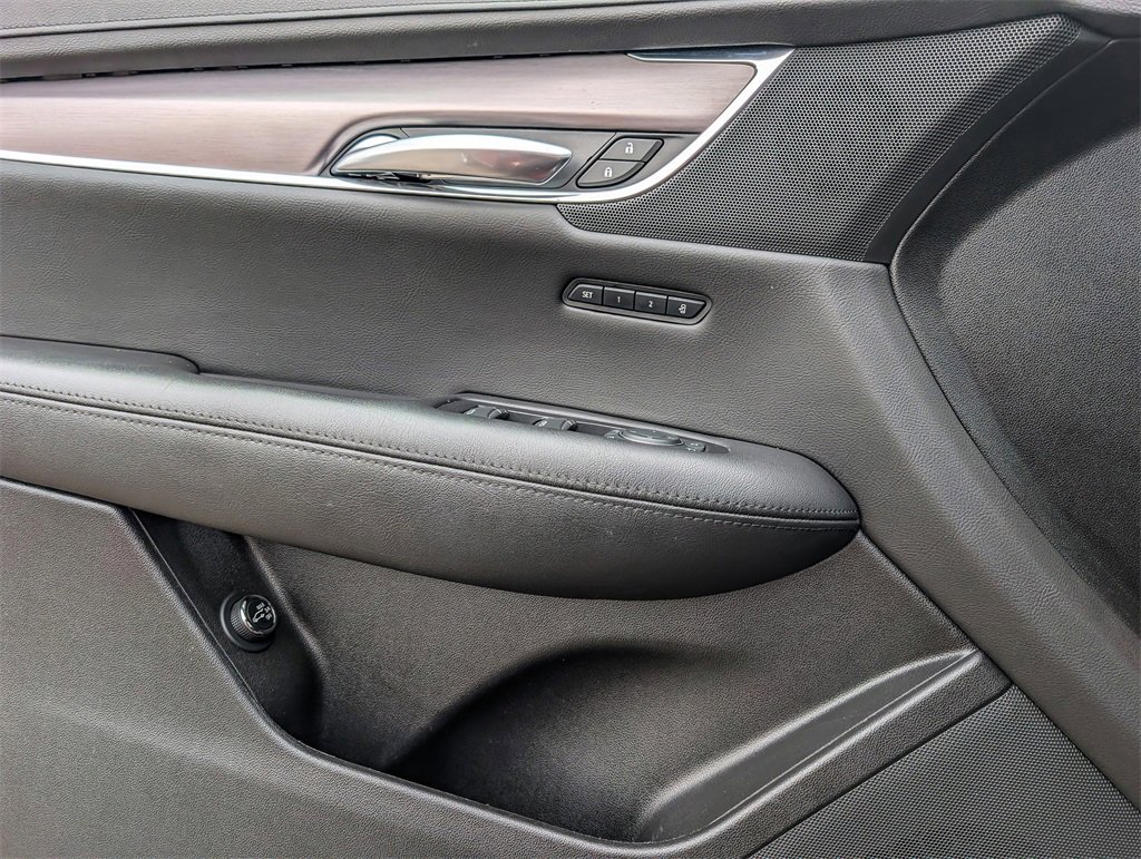 Used 2019 Cadillac XT5 Premium Luxury image 11