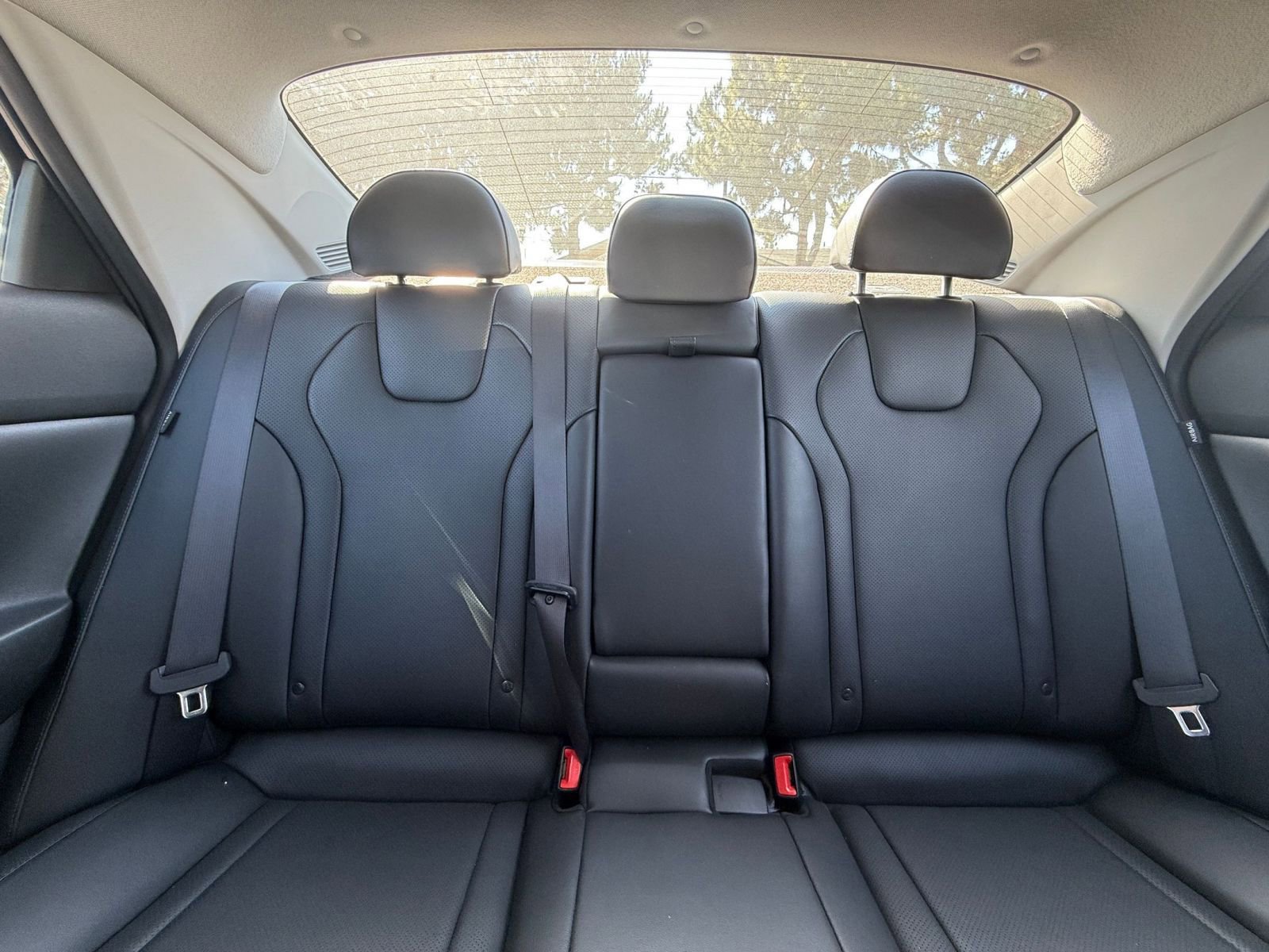 Used 2025 Hyundai Elantra Limited image 37