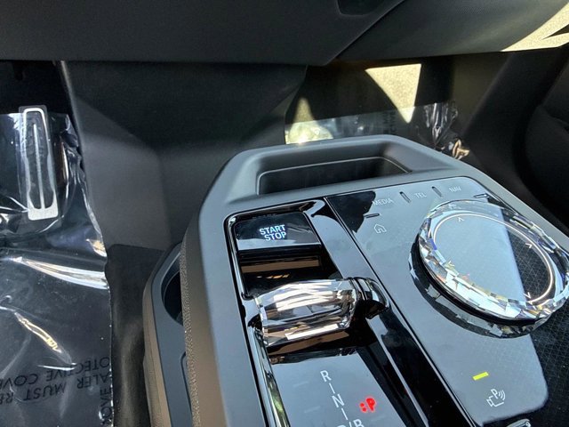 New 2026 BMW iX xDrive60 w/ M Sport Package image 32