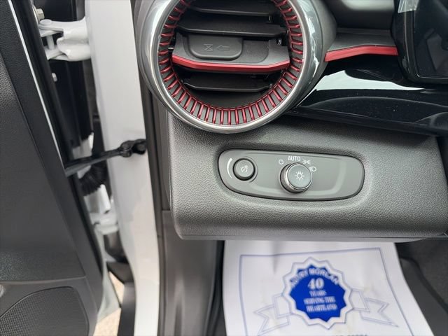 New 2026 Chevrolet Trax RS w/ Sunroof Package FWD image 19