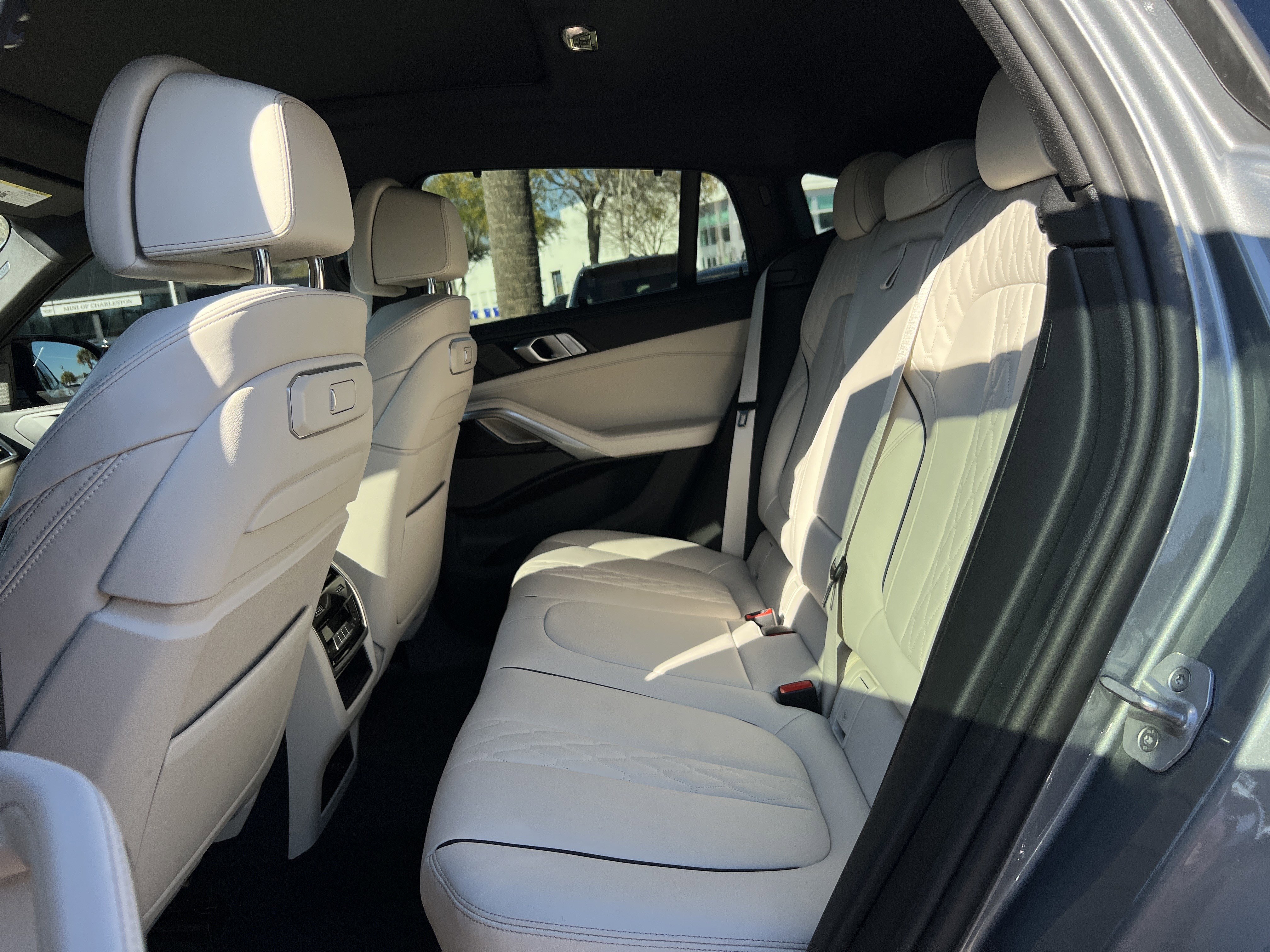 Certified 2025 BMW X6 M60i AWD/4WD image 31