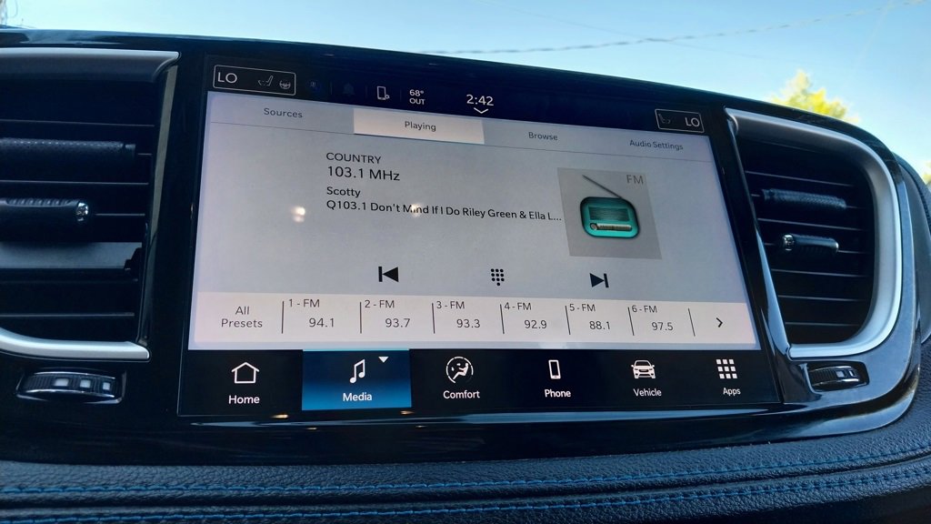 Used 2021 Chrysler Pacifica Touring-L image 27