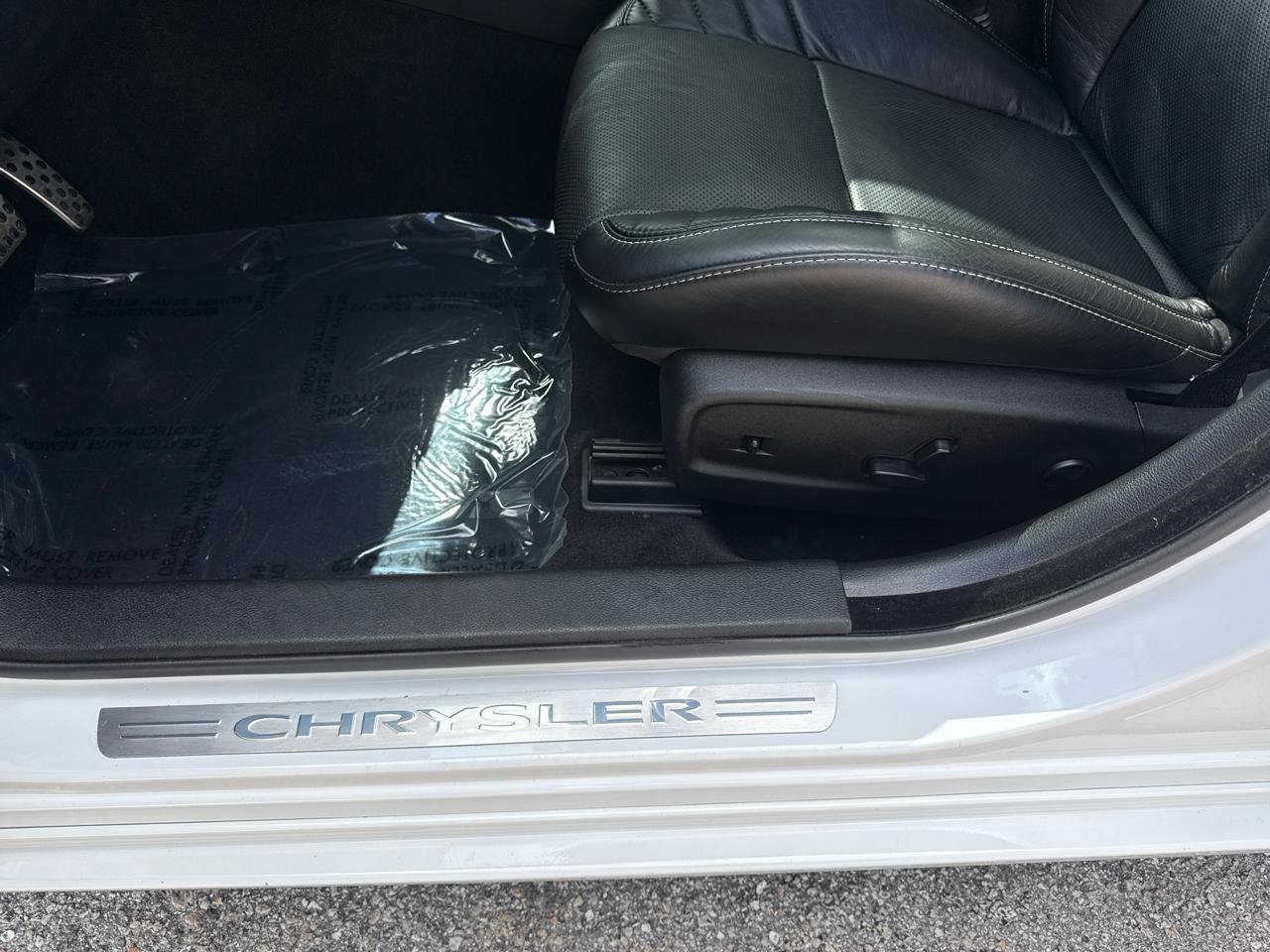 Used 2023 Chrysler 300 C RWD image 37
