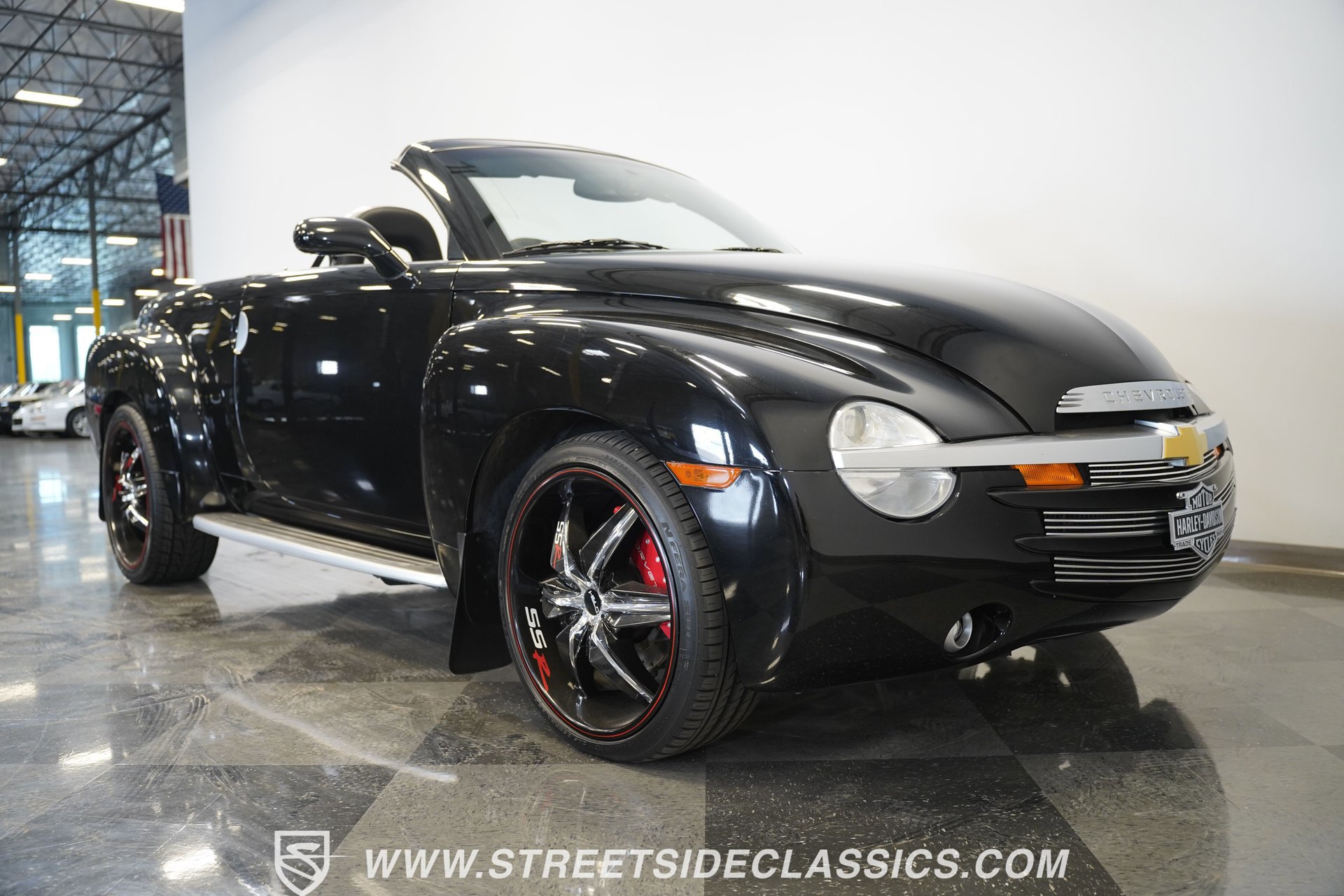 Used 2004 Chevrolet SSR w/ Preferred Equipment Group image 23
