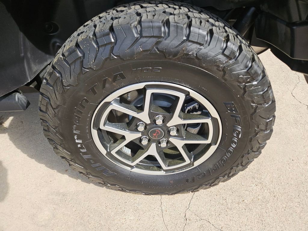 Used 2025 Jeep Wrangler Unlimited Rubicon AWD/4WD image 24