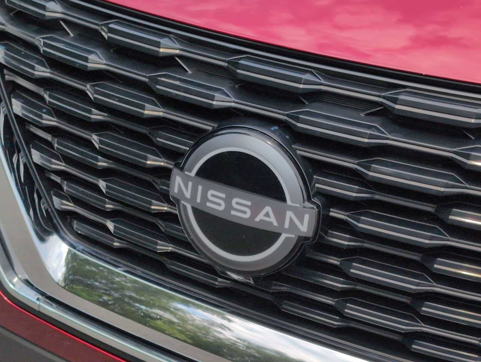 Used 2023 Nissan Rogue S AWD/4WD image 12