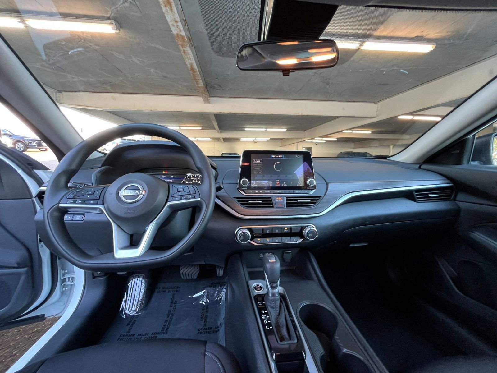 Used 2025 Nissan Altima 2.5 SV FWD image 34