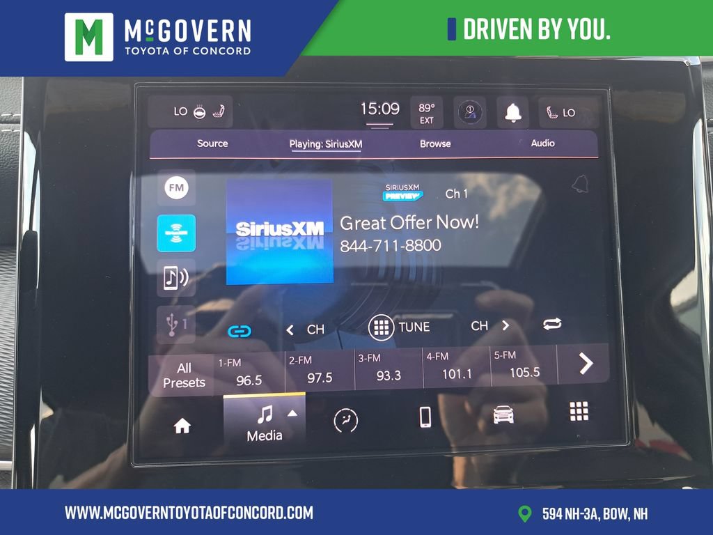 Used 2025 Jeep Grand Cherokee Altitude AWD/4WD image 36