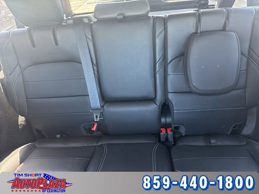 Used 2023 Jeep Wrangler Unlimited Sahara w/ Cold Weather Group AWD/4WD image 24