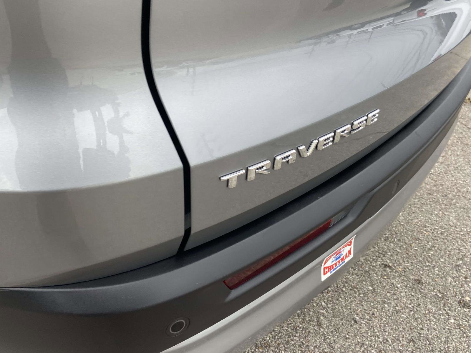 Used 2025 Chevrolet Traverse LT image 31
