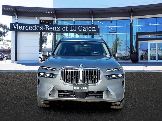 Used 2024 BMW X7 xDrive40i w/ Premium Package AWD/4WD image 2