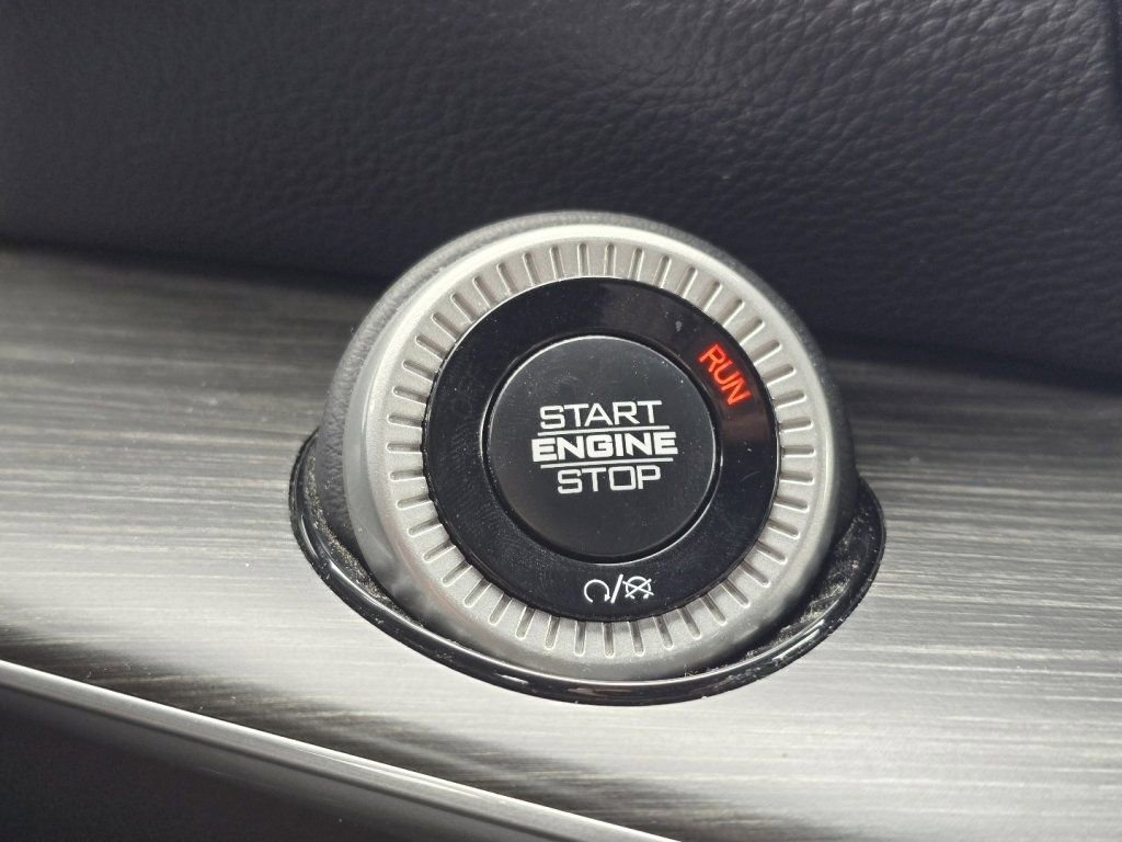 Used 2024 Jeep Wagoneer L Series II w/ Flexible Seating Group image 30