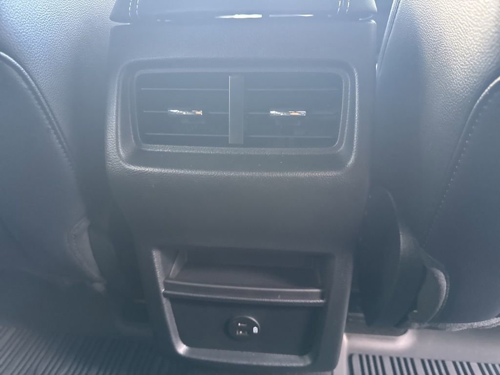 Used 2022 Ford Edge ST image 32