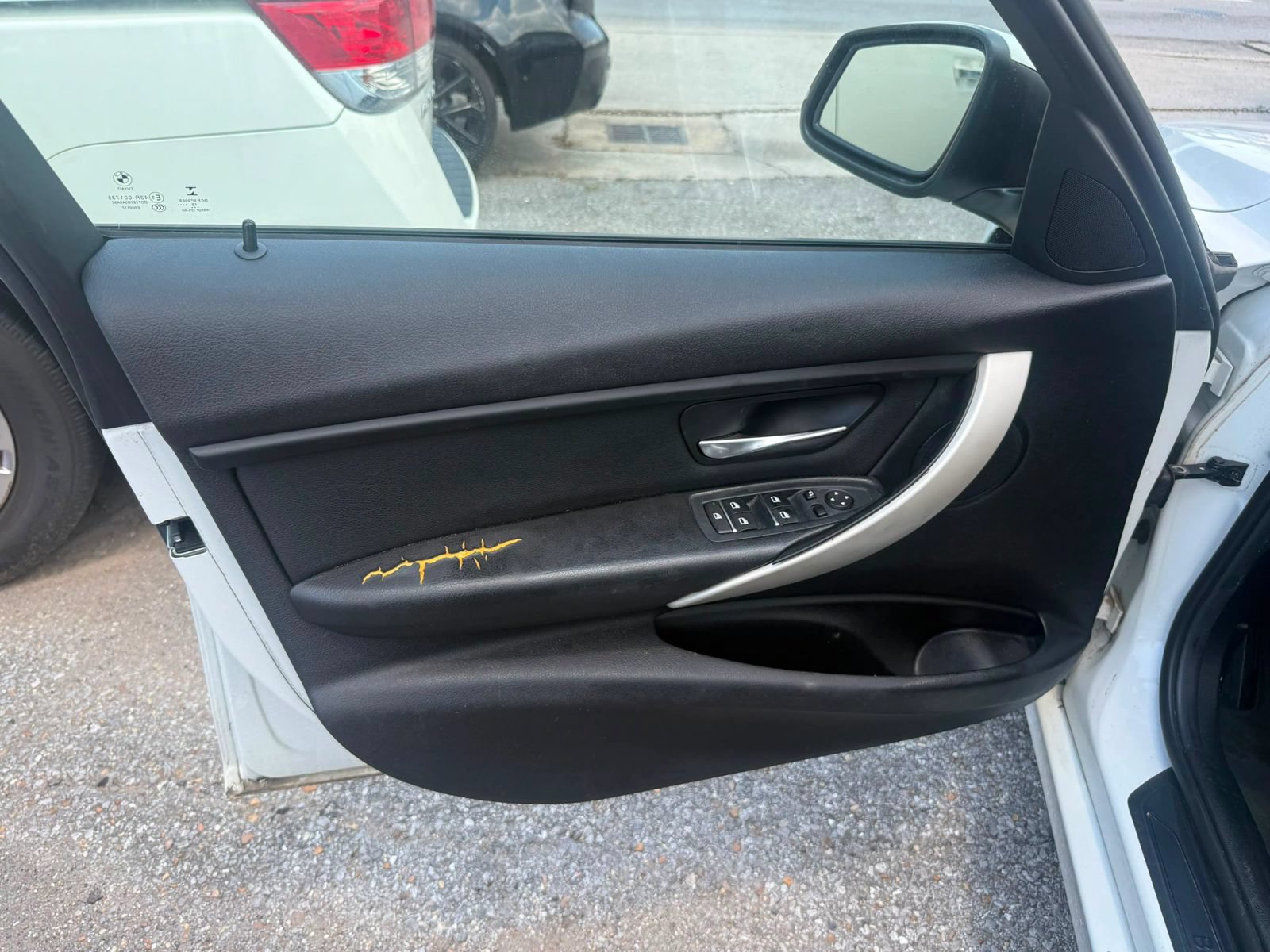 Used 2016 BMW 320i Sedan RWD image 10