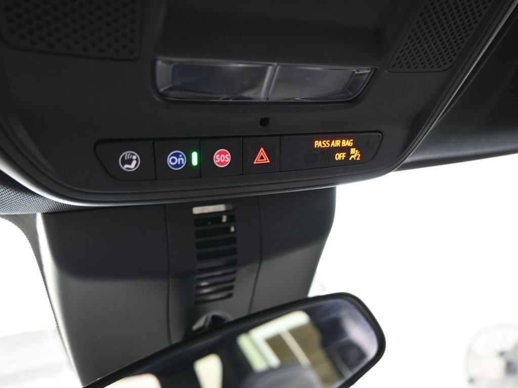 Used 2024 Chevrolet Traverse LS image 33