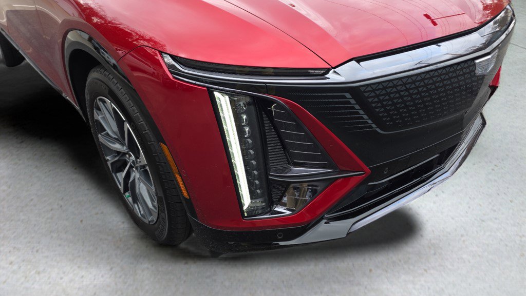 Certified 2025 Cadillac Lyriq Sport image 7