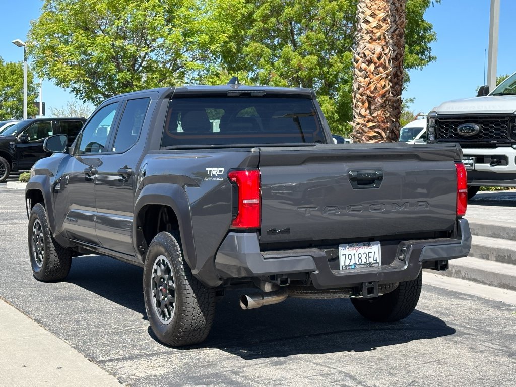 Used 2025 Toyota Tacoma TRD Off-Road AWD/4WD image 4