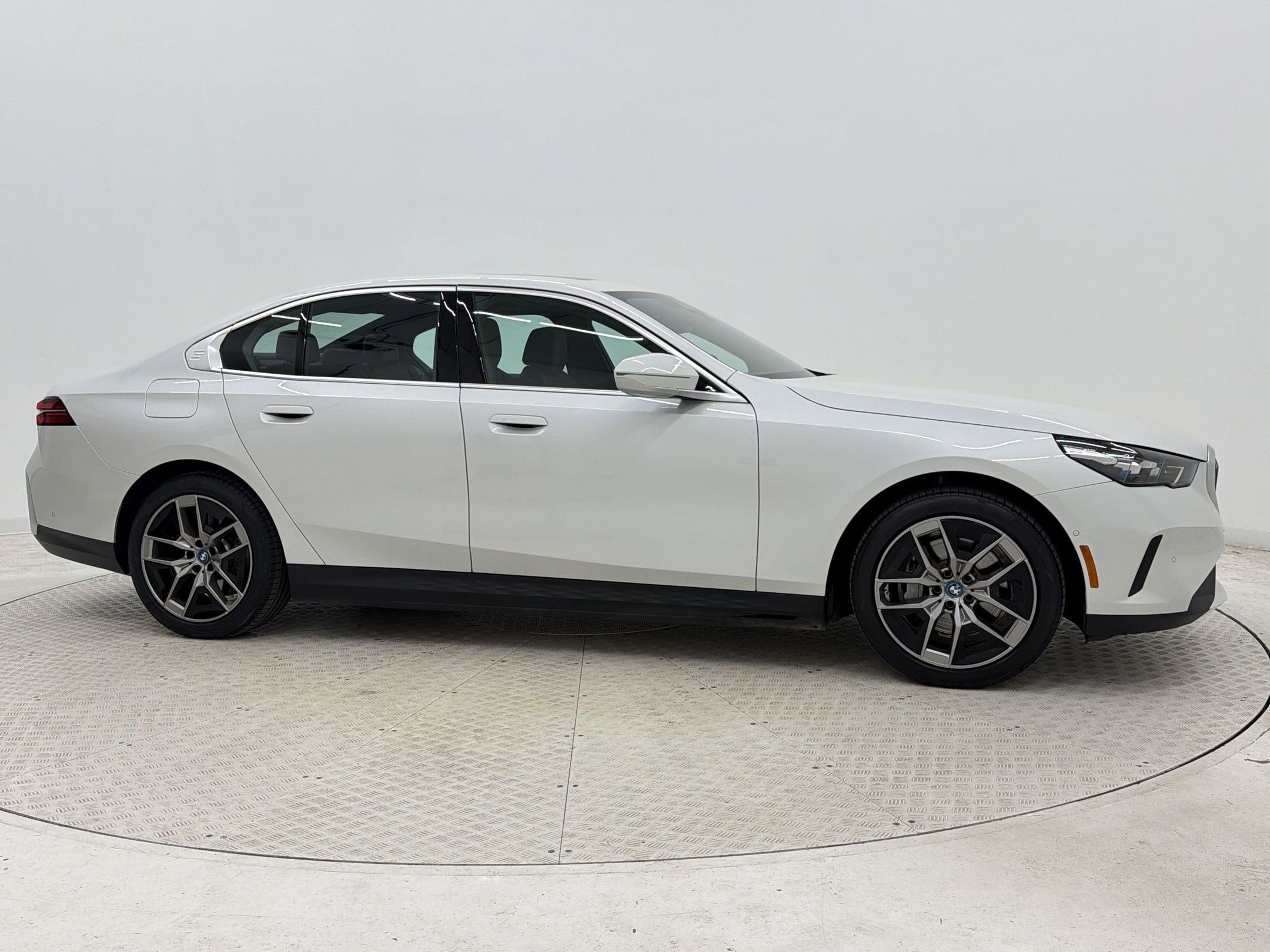 Certified 2024 BMW i5 eDrive40i w/ M Sport Package image 8