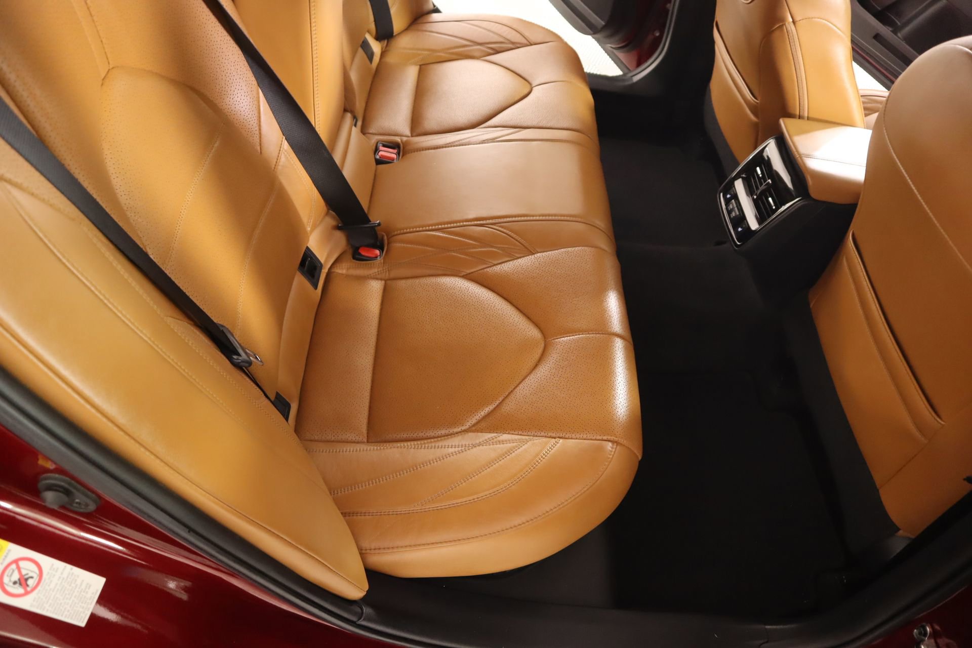 Used 2019 Toyota Avalon Limited image 15