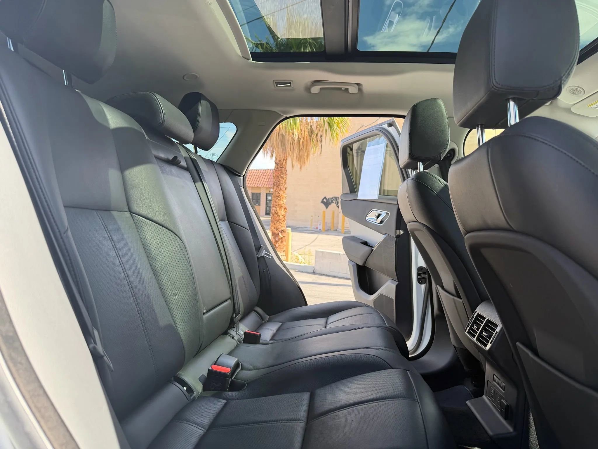 Used 2024 Land Rover Range Rover Velar S image 15