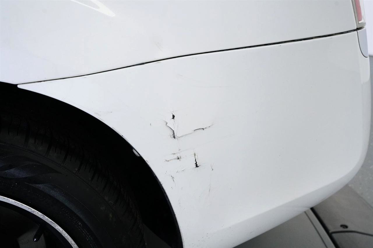 Used 2011 Chrysler 300 Limited image 14