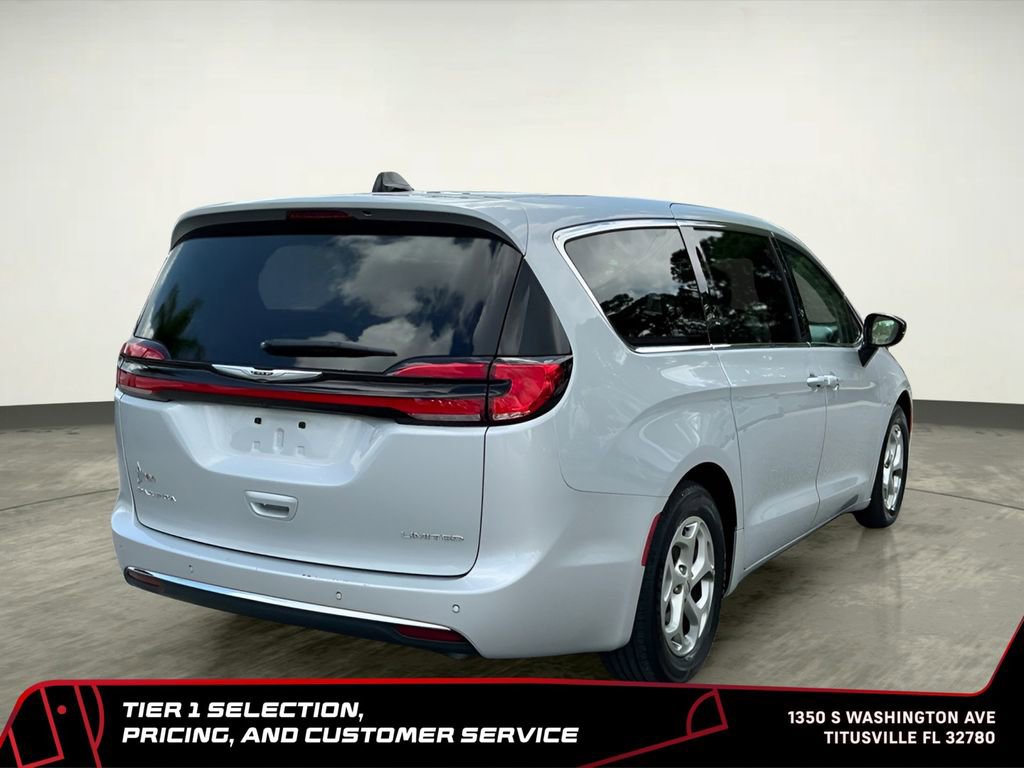 Used 2024 Chrysler Pacifica Limited FWD image 6
