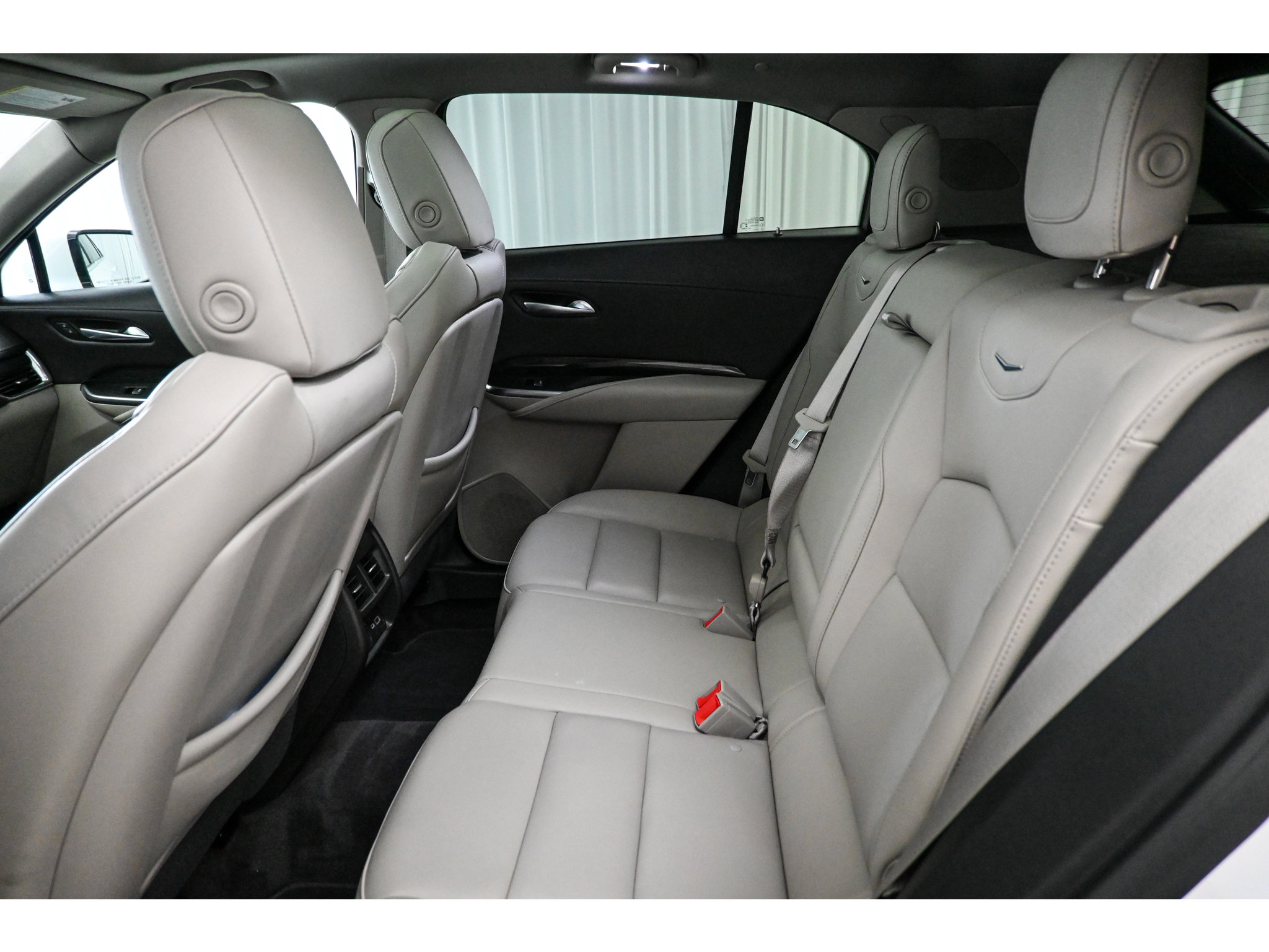 Used 2023 Cadillac XT4 Premium Luxury w/ Cold Weather Package FWD image 21