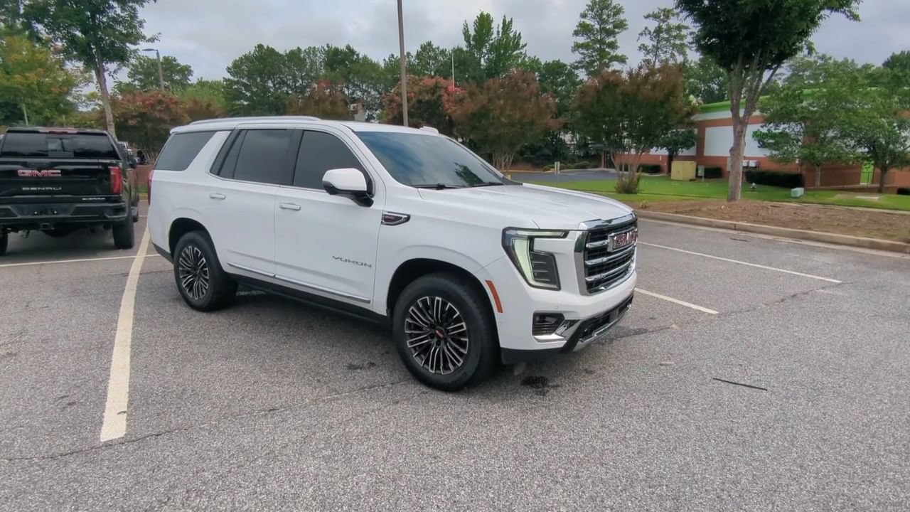 Used 2025 GMC Yukon Elevation AWD/4WD image 2