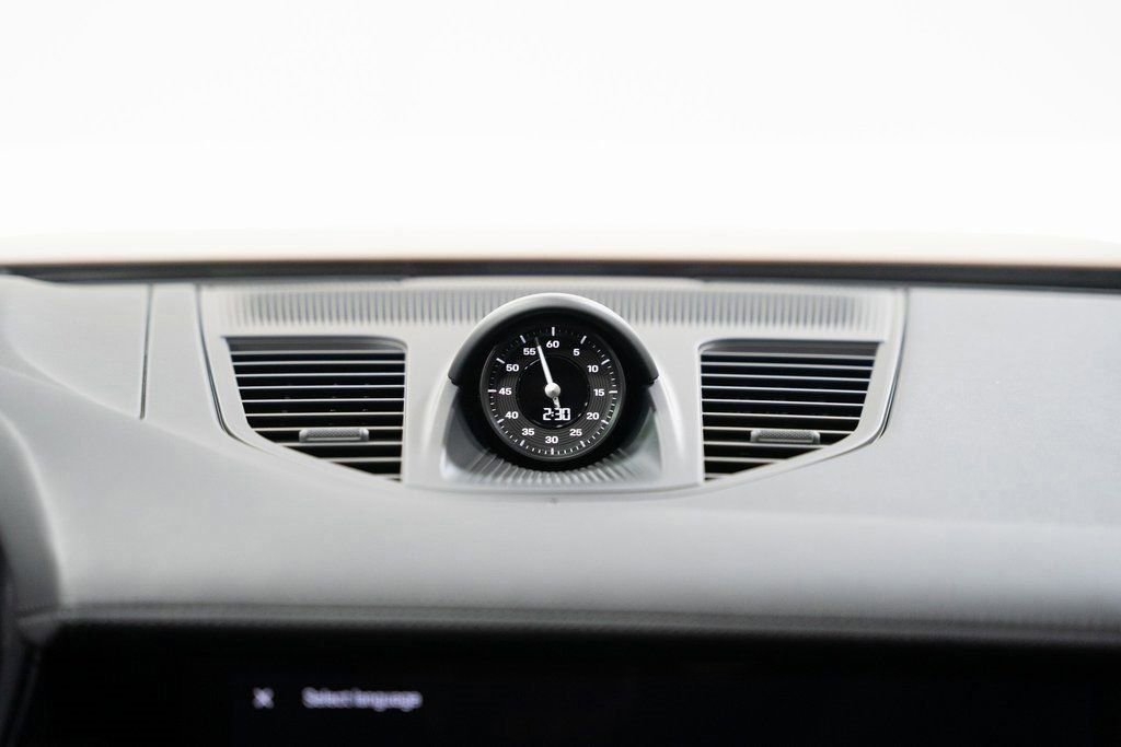 Certified 2024 Porsche Panamera image 15