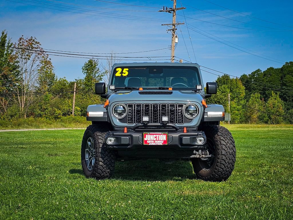 Used 2025 Jeep Gladiator Mojave AWD/4WD image 10