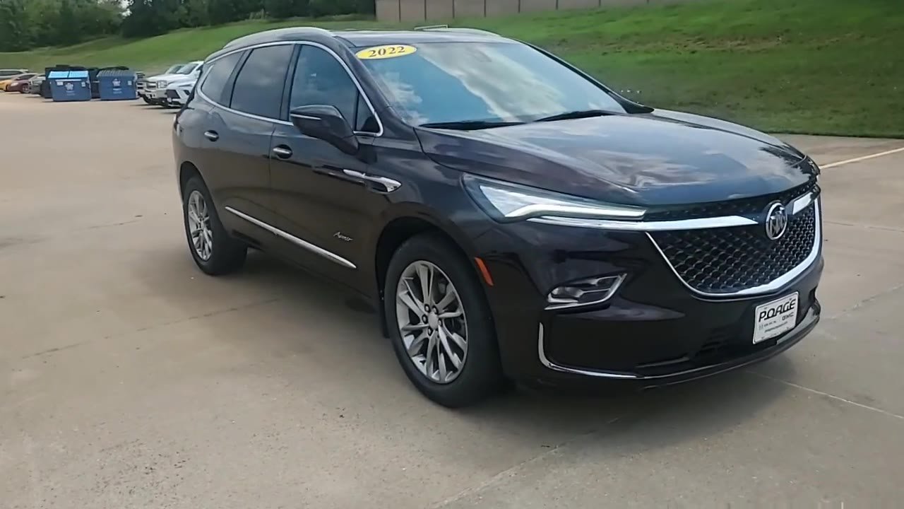 Used 2022 Buick Enclave Avenir w/ Avenir Technology Package AWD/4WD image 2