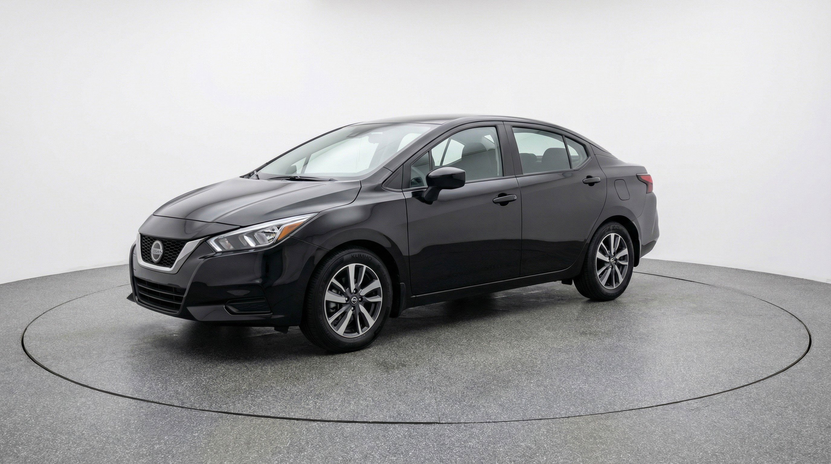 Used 2025 Nissan Versa SV FWD image 3
