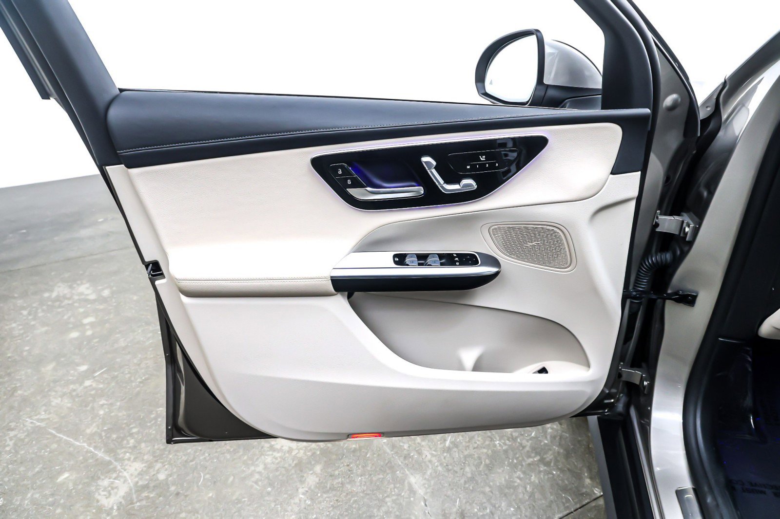 Certified 2023 Mercedes-Benz GLC 300 image 23