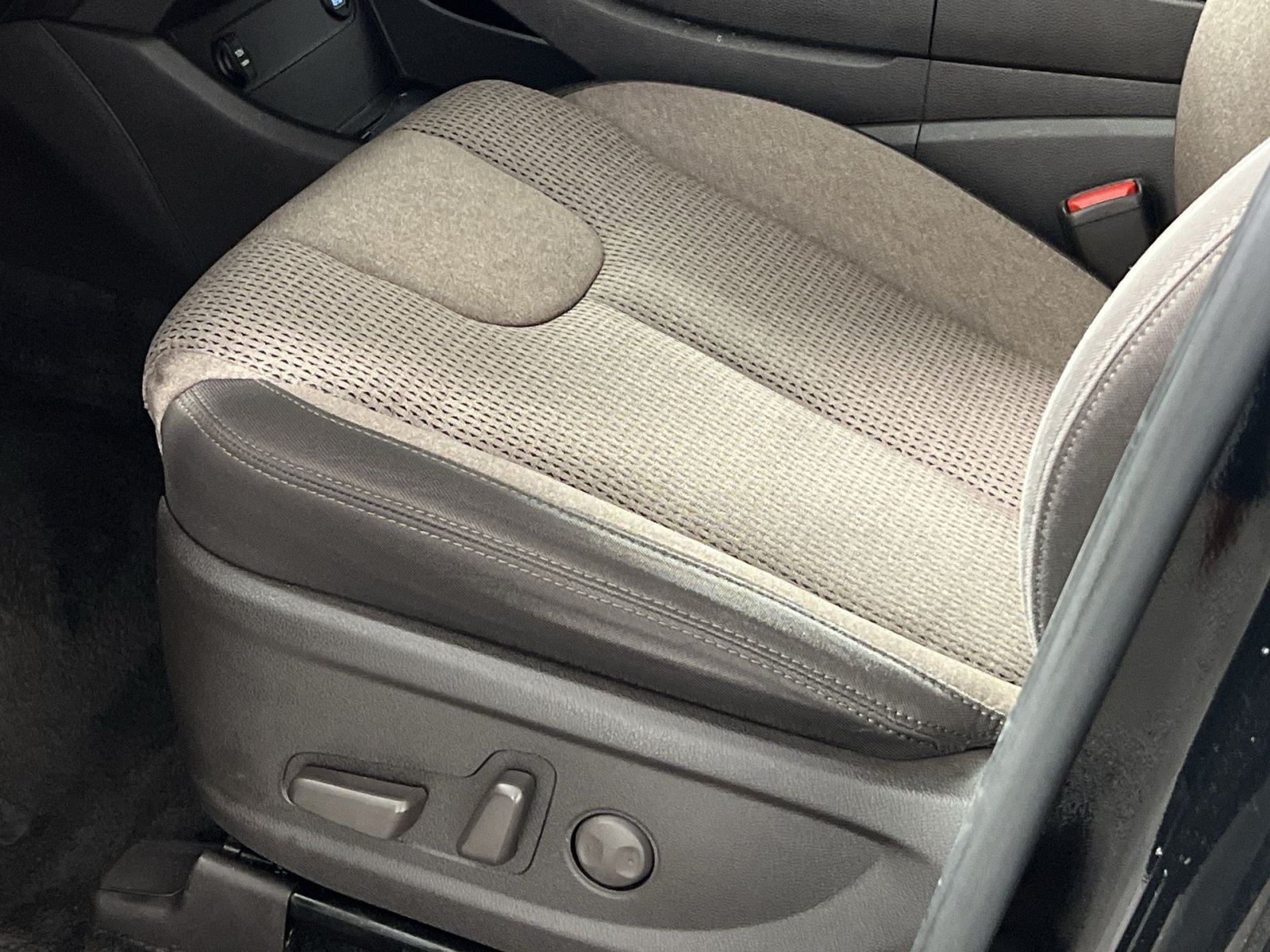Used 2023 Hyundai Santa Fe SEL Convenience AWD/4WD image 14