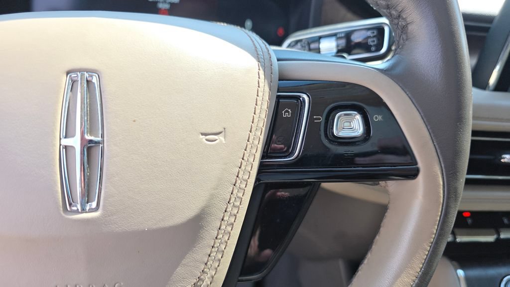 Used 2021 Lincoln Aviator Reserve AWD/4WD image 15