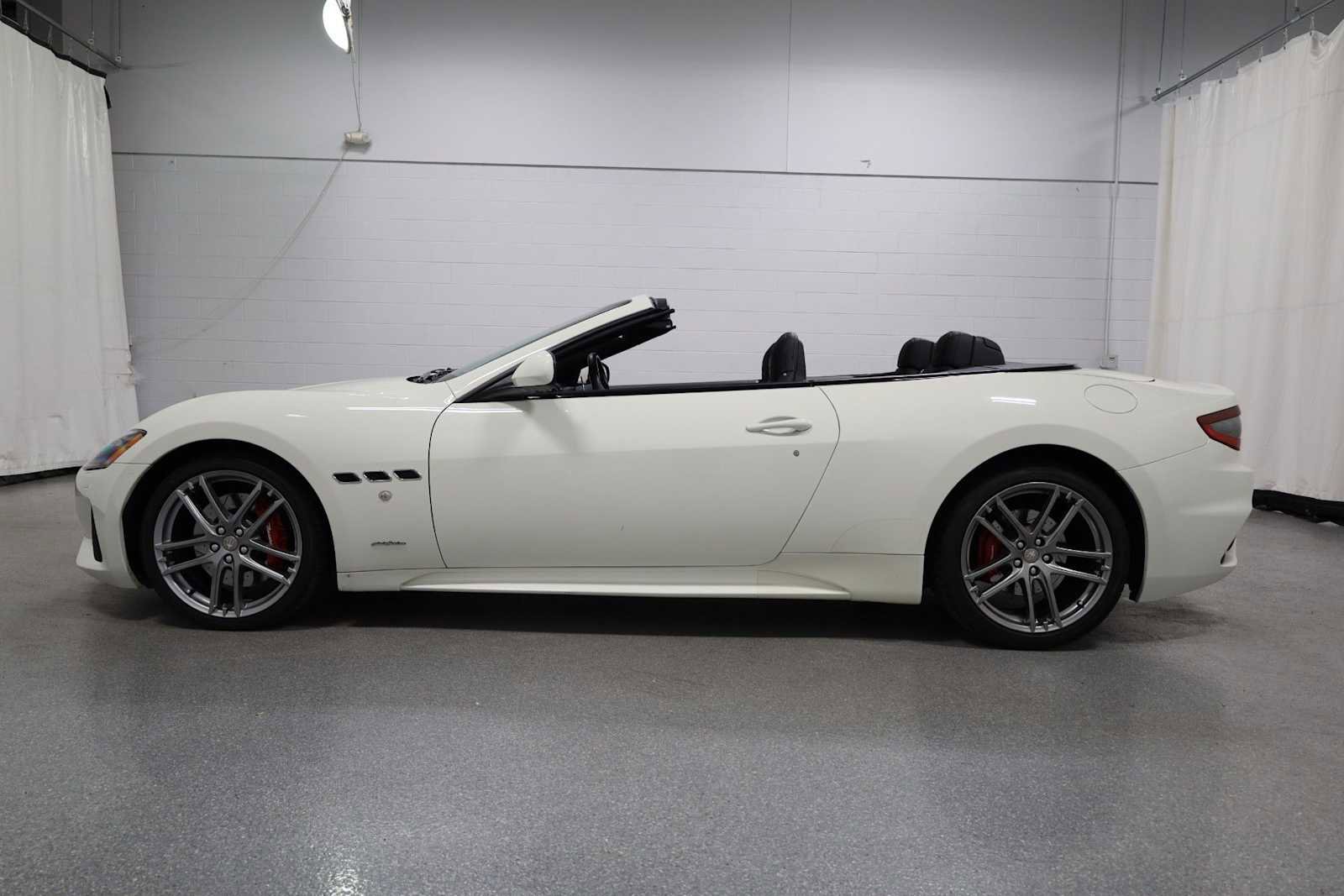 Used 2018 Maserati GranTurismo Sport image 2