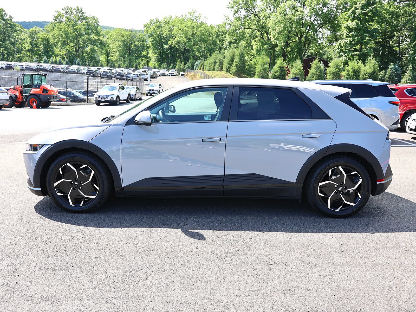 Certified 2024 Hyundai Ioniq 5 SE AWD/4WD image 4