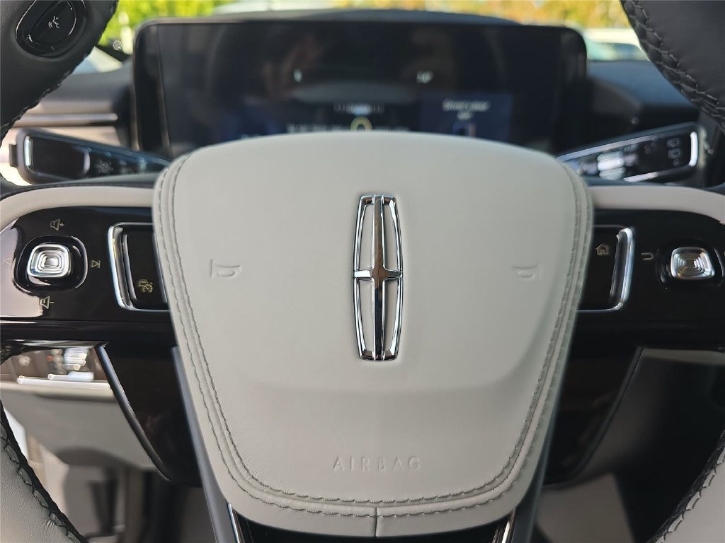 New 2027 Lincoln Aviator 2WD image 21