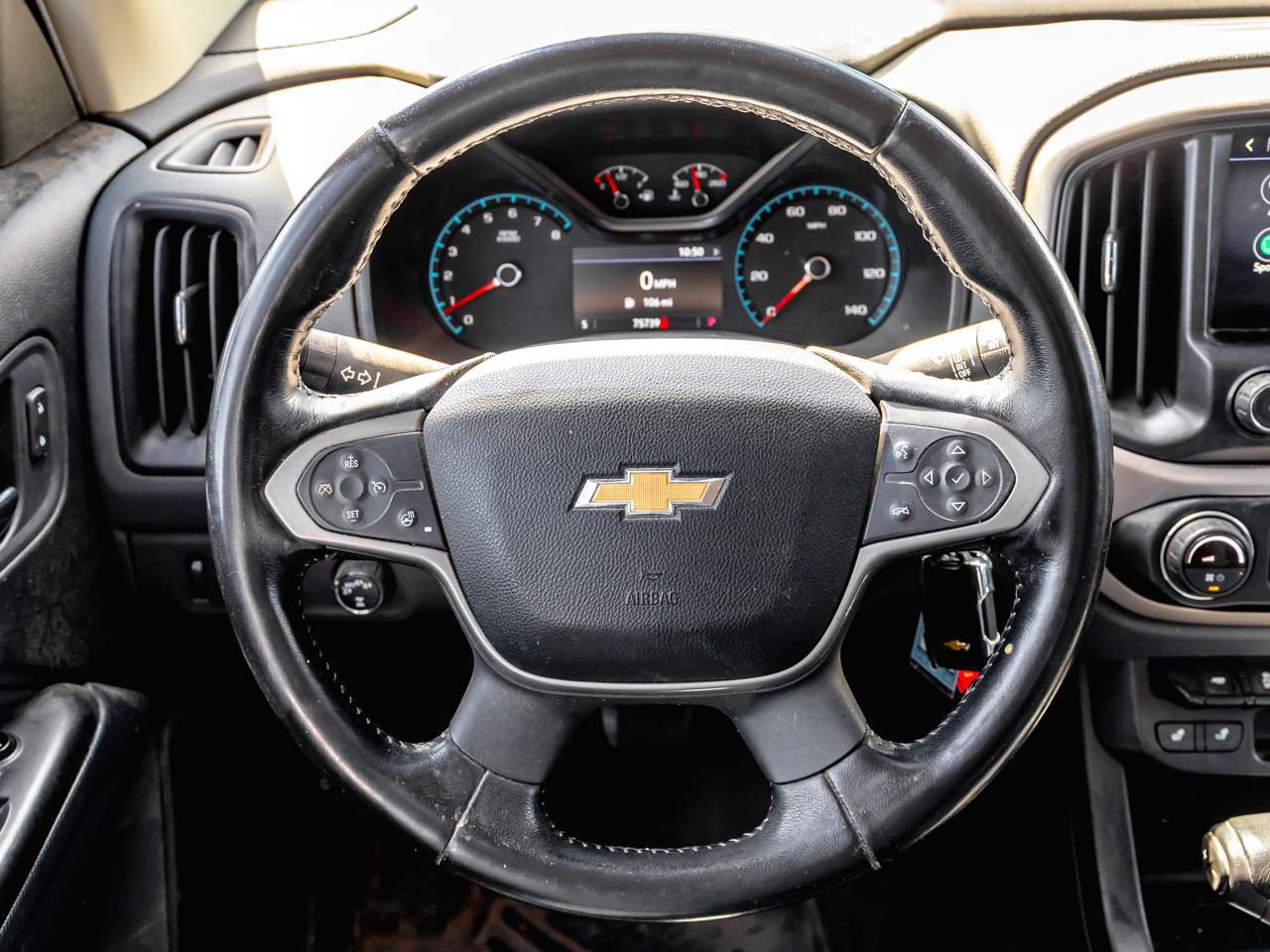 Used 2019 Chevrolet Colorado Z71 AWD/4WD image 12