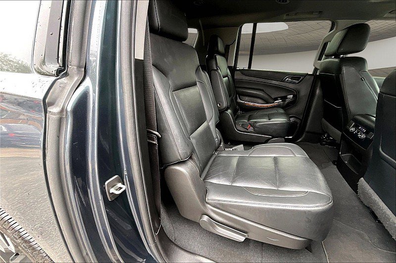 Used 2019 Chevrolet Suburban Premier w/ RST 6.2L Performance Edition RWD image 46