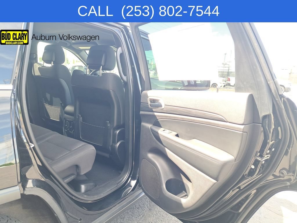 Used 2020 Jeep Grand Cherokee Laredo AWD/4WD image 13