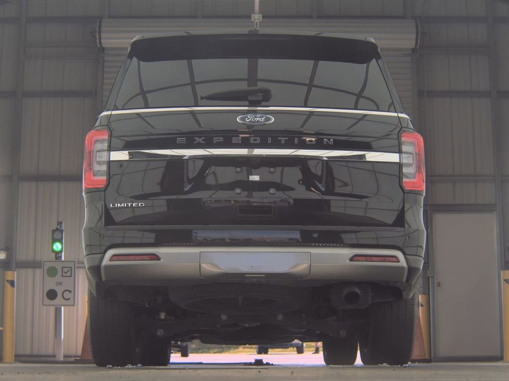 Used 2023 Ford Expedition Limited image 8