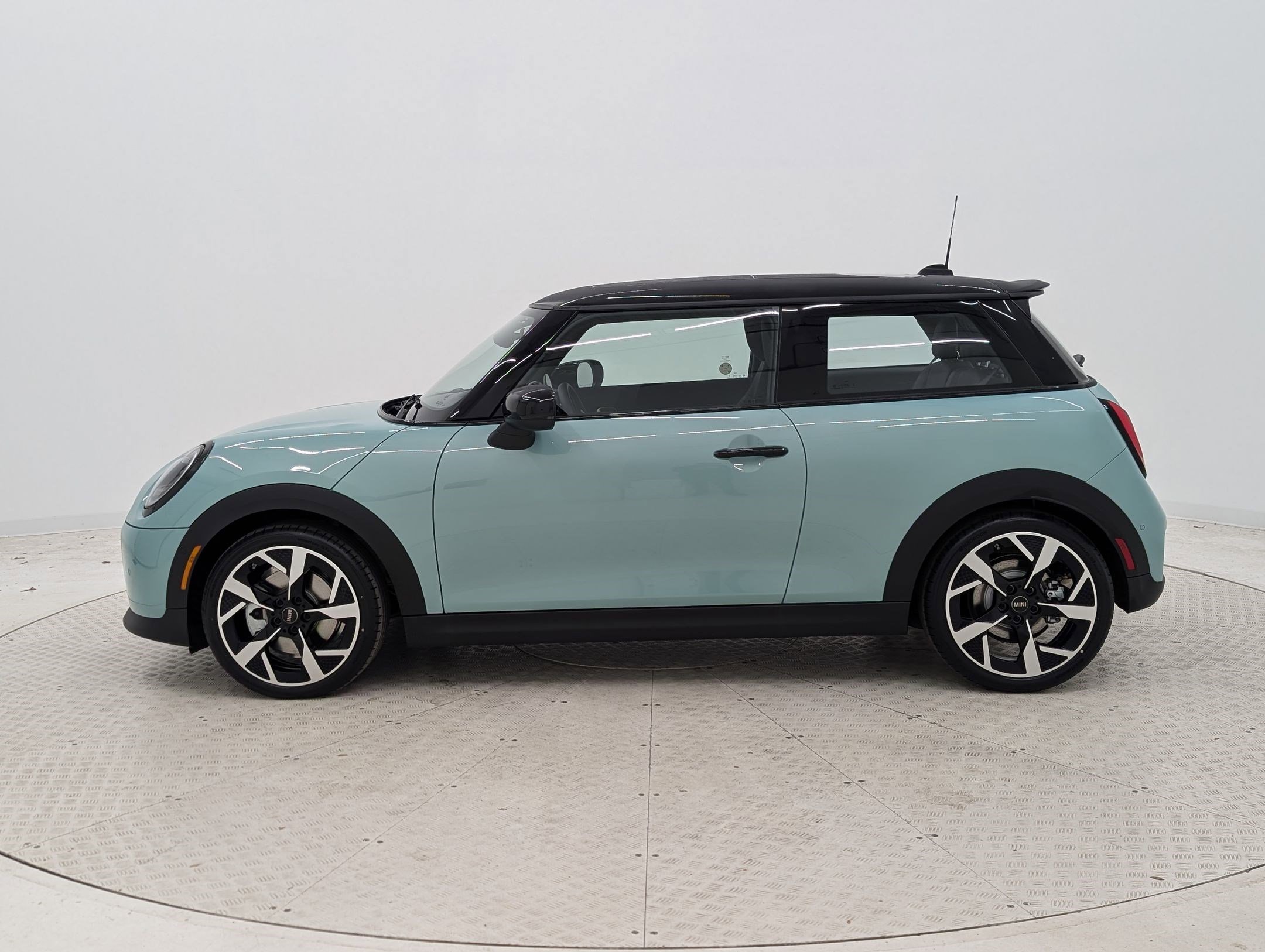 New 2026 MINI Cooper S image 2
