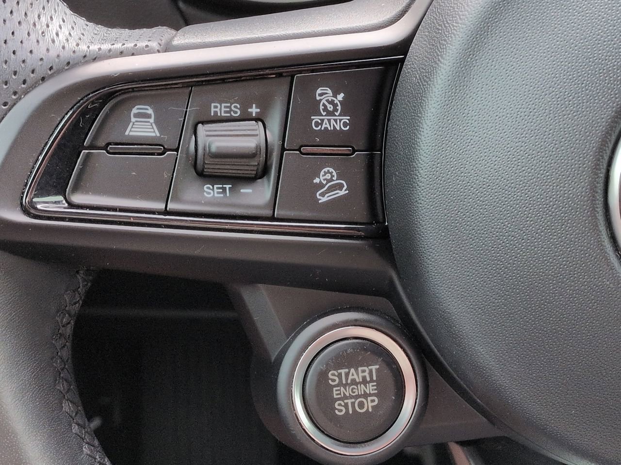 Used 2023 Alfa Romeo Stelvio Ti image 26