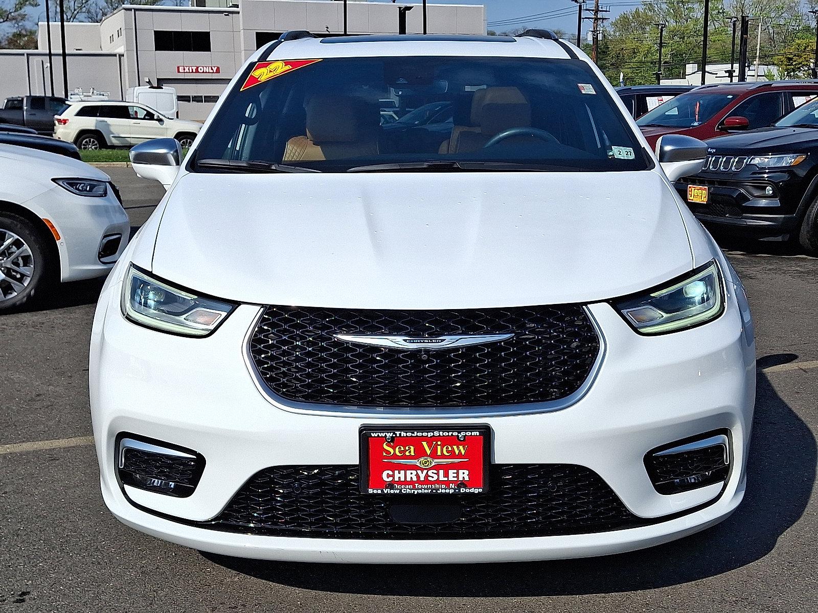 Certified 2022 Chrysler Pacifica Pinnacle FWD image 2